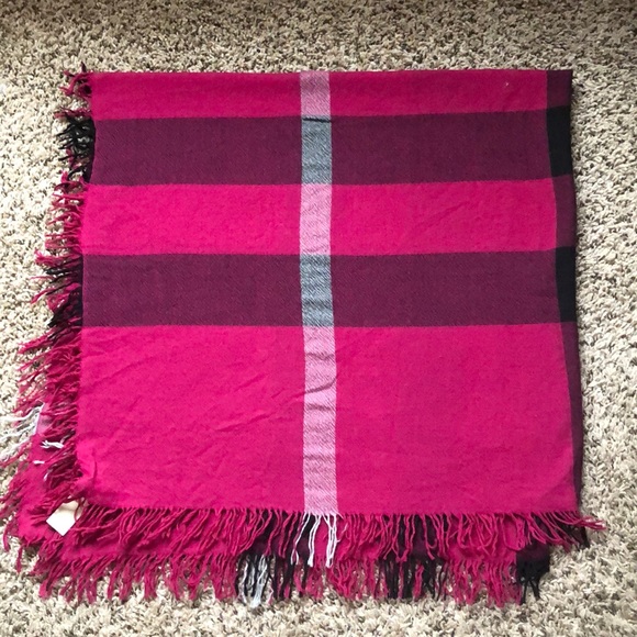 Accessories - 100% Authentic Burberry wool scarf